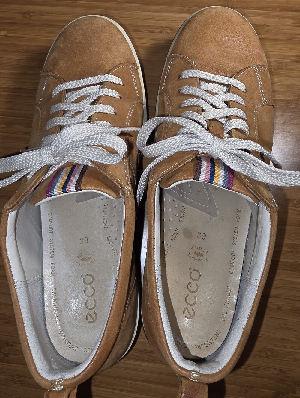 Ecco Women's Tan Suede Lace-Up Sneakers with White Laces and Striped Tongue - Picture 14 of 16